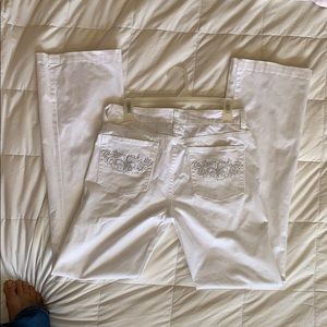 White House black market Noir White Jeans